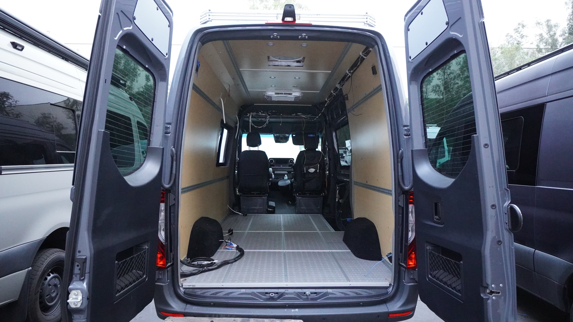 Mercedes Sprinter Van Top-Quality Materials 8020, Panels and Insulation Floor Only Kit - Image 2