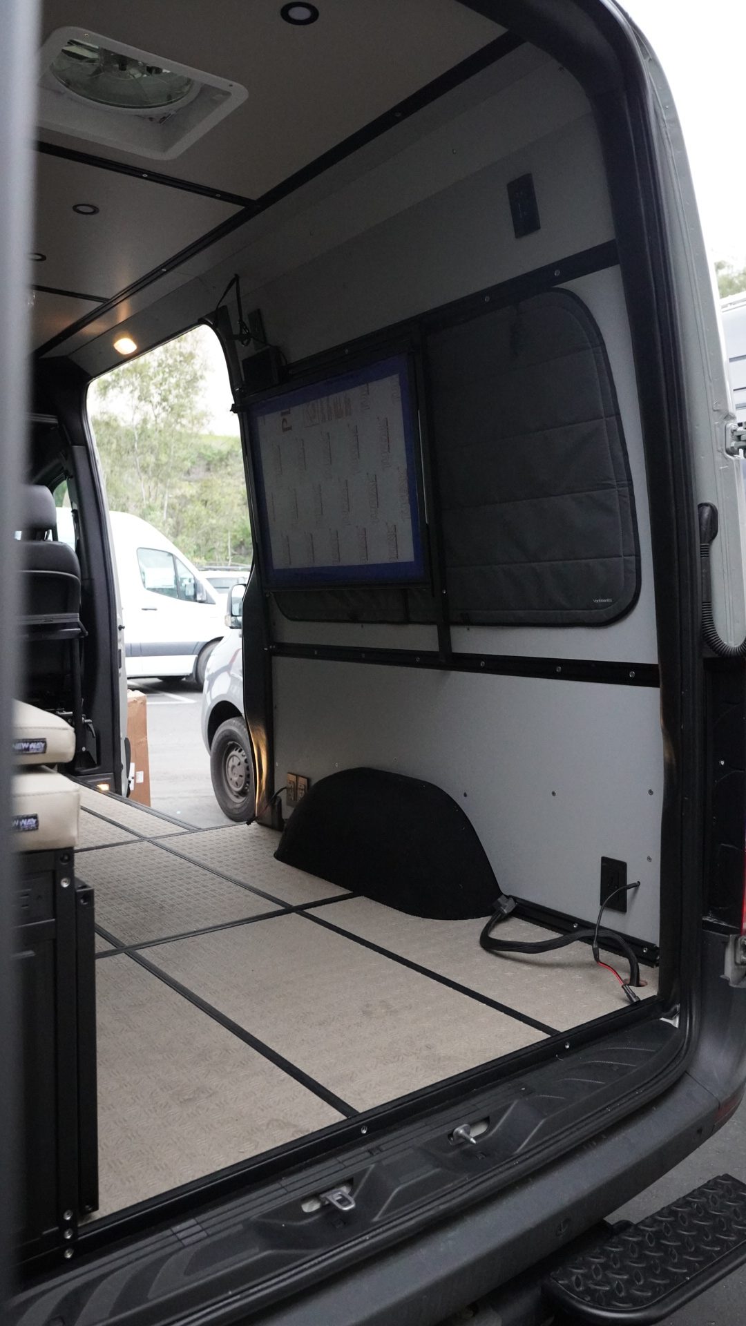 Mercedes Sprinter Van Top-Quality Materials 8020, Panels and Insulation Floor Only Kit - Image 3